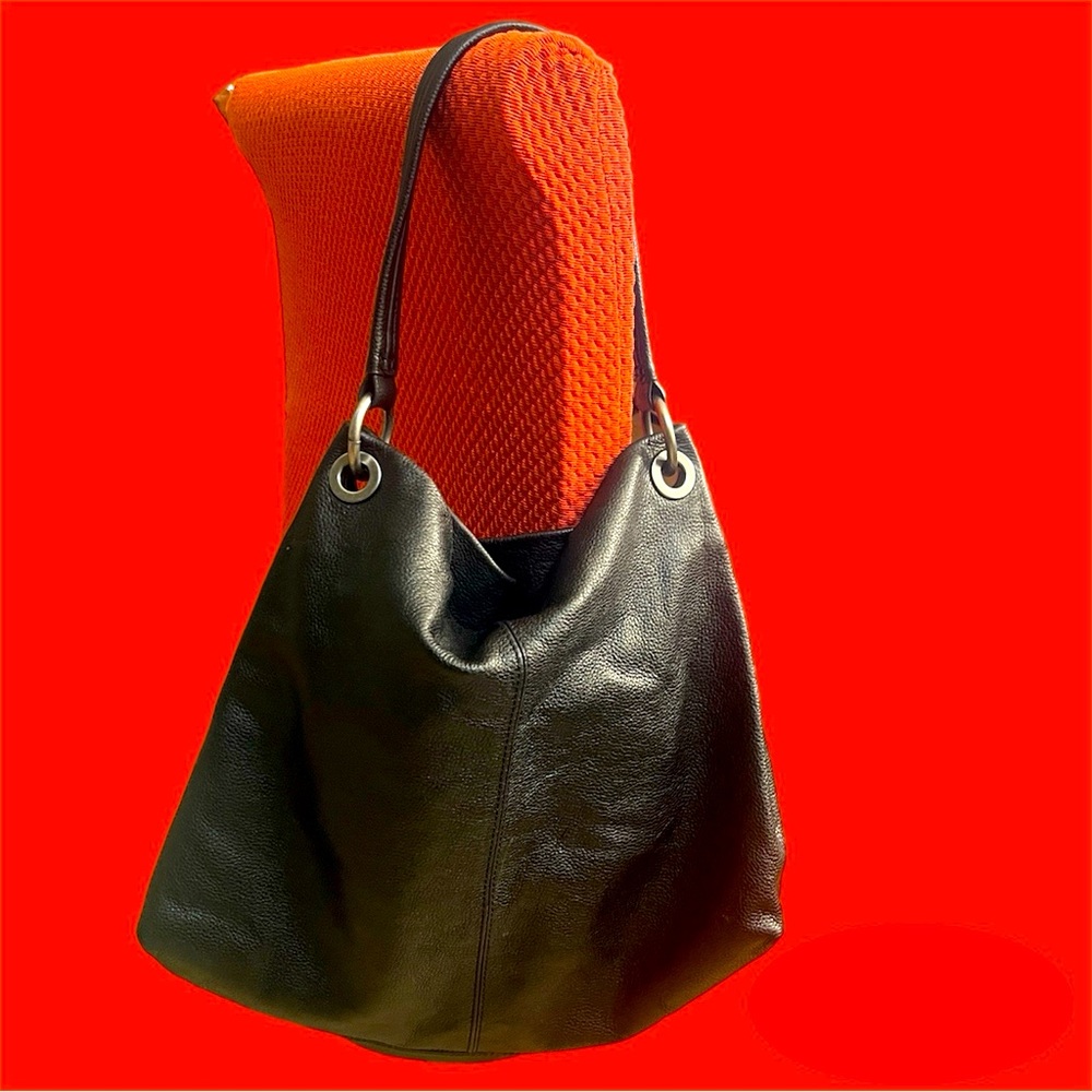 Like new Simply Vera Wang Shoulder Bag
